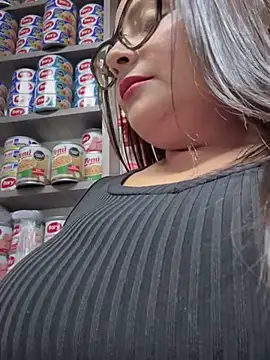 Snapshot of Sol_biglips chatting on December 21, 2024, 12:31 am Sol biglips online show from December 21, 2024, 12:31 am