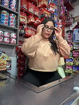 Snapshot of Sol_biglips chatting on January 14, 2025, 6:28 pm Sol biglips online show from January 14, 2025, 6:28 pm