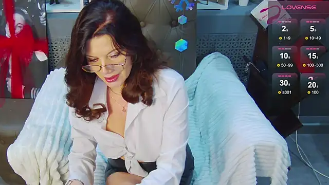 Snapshot of LucyBelli chatting on December 20, 2025, 1:23 am LucyBelli online show from December 20, 2025, 1:23 am