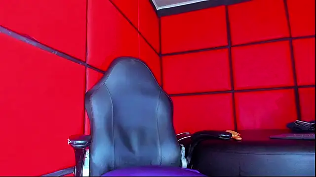 Haileybieberr online show from February 15, 2026, 9:11 pm