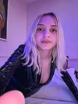Alice Lima online show from May 8, 2026, 4:07 am