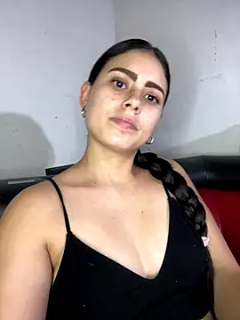 Azuna25 online show from November 26, 2025, 6:53 pm