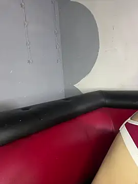 Snapshot of Azuna25 chatting on February 18, 2026, 7:43 pm Azuna25 online show from February 18, 2026, 7:43 pm