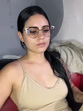 Snapshot of Azuna25 chatting on February 22, 2026, 8:40 pm Azuna25 online show from February 22, 2026, 8:40 pm