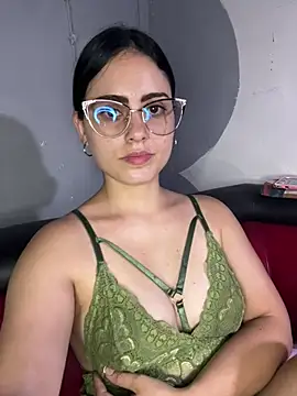 Snapshot of Azuna25 chatting on February 28, 2026, 7:59 pm Azuna25 online show from February 28, 2026, 7:59 pm