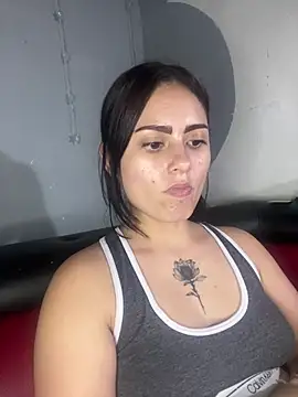 Snapshot of Azuna25 chatting on June 24, 2026, 9:14 pm Azuna25 online show from June 24, 2026, 9:14 pm
