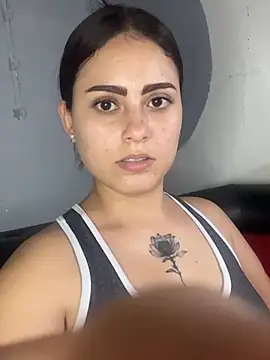Snapshot of Azuna25 chatting on June 28, 2026, 1:00 am Azuna25 online show from June 28, 2026, 1:00 am