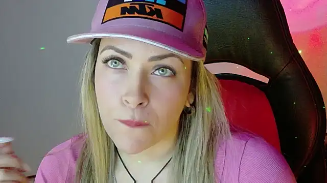 Natalia Montoya online show from November 5, 2025, 10:21 pm