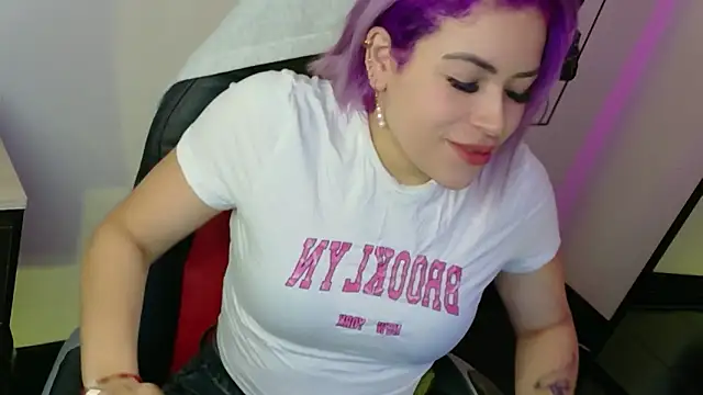 Natalia Montoya online show from April 19, 2026, 7:40 am