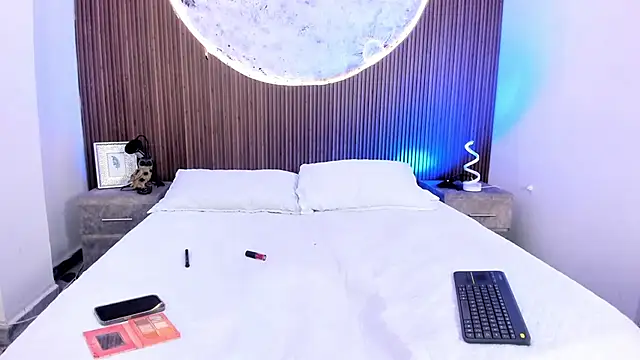 Snapshot of LaurenSnow chatting on February 26, 2026, 9:58 pm LaurenSnow online show from February 26, 2026, 9:58 pm