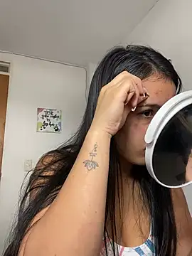 AnithaFigueroa1 online show from January 13, 2025, 1:49 pm