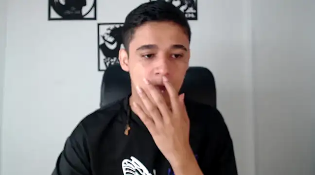 kaiine190 online show from December 2, 2024, 1:02 pm