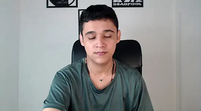 kaiine190 online show from December 12, 2024, 7:37 pm