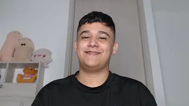 kaiine190 online show from November 5, 2025, 7:08 am