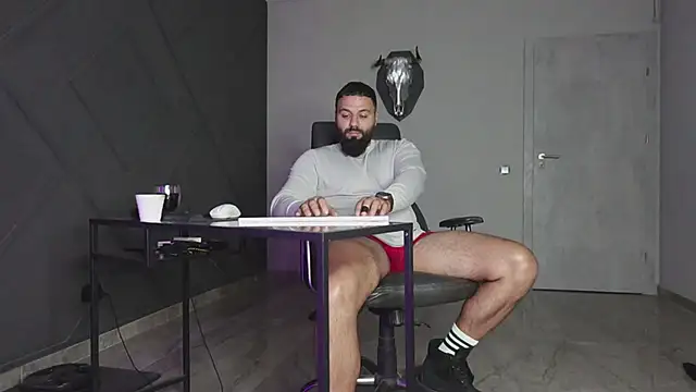 mattmasterss online show from October 28, 2025, 8:33 pm