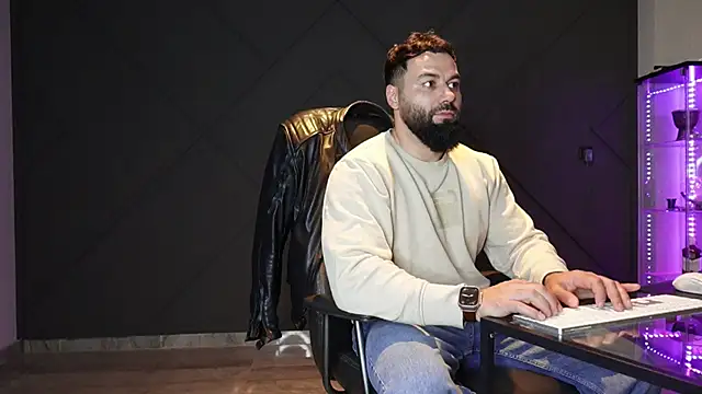 mattmasterss online show from April 16, 2026, 12:44 am