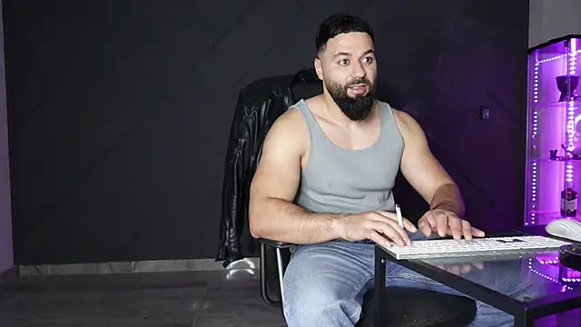 mattmasterss online show from April 22, 2026, 8:32 pm