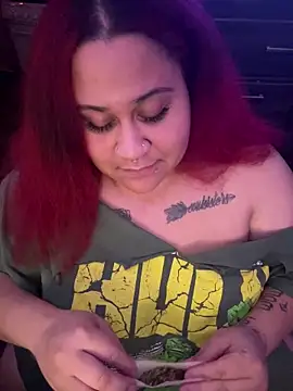 Snapshot of Juicyjordie chatting on December 17, 2025, 5:57 am Juicyjordie online show from December 17, 2025, 5:57 am