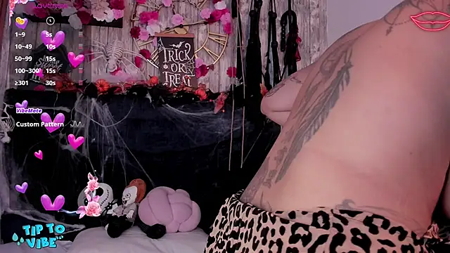 Neko Misaki online show from November 11, 2025, 11:54 am