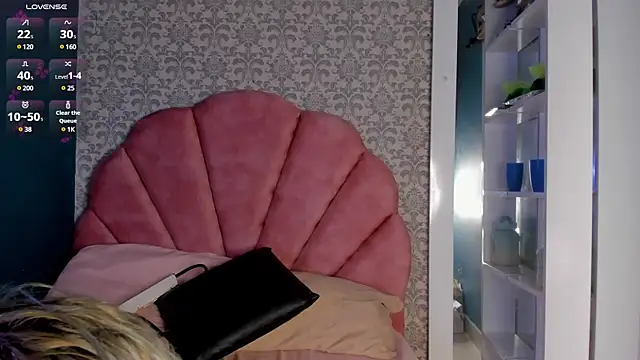 Samantha cp  online show from March 14, 2025, 12:18 pm