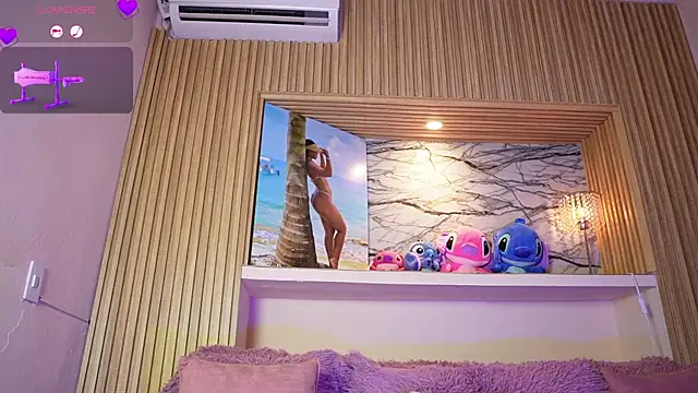 adri crof online show from October 22, 2025, 3:40 am