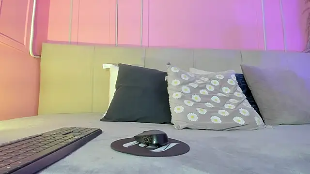 Emelyy Carter online show from September 24, 2025, 11:57 am