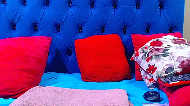 ebonycandy10 online show from April 14, 2026, 6:36 pm