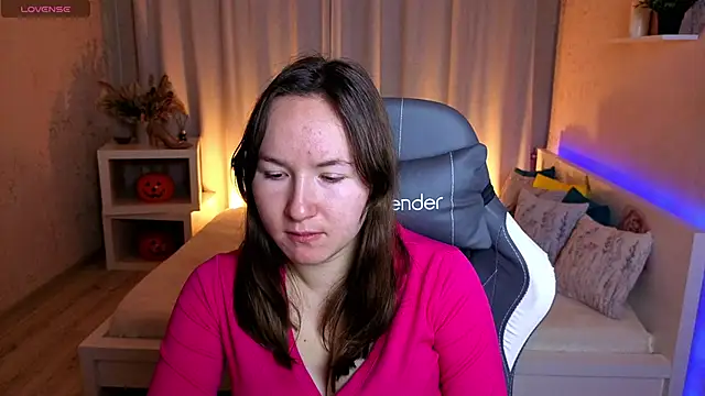 Little doll meow online show from November 6, 2025, 2:56 am