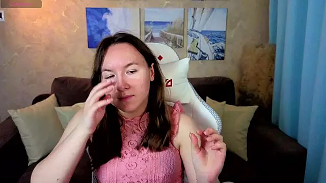 Little doll meow online show from November 18, 2025, 3:23 am