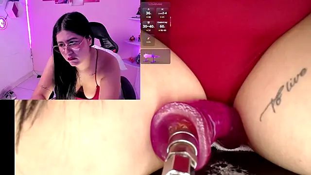 Snapshot of DanielaHang chatting on March 27, 2026, 1:55 pm DanielaHang online show from March 27, 2026, 1:55 pm