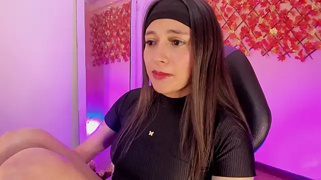 Snapshot of Sweet_Candies chatting on February 3, 2025, 4:14 am Sweet Candies online show from February 3, 2025, 4:14 am