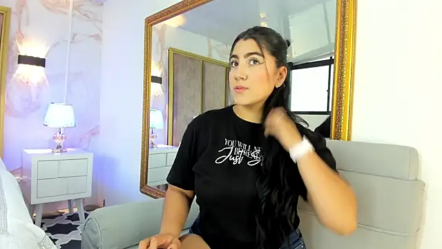PaulinaDuarte online show from December 20, 2024, 5:18 pm