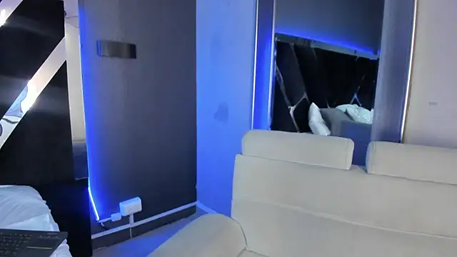 Snapshot of PaulinaDuarte chatting on July 11, 2026, 11:57 am PaulinaDuarte online show from July 11, 2026, 11:57 am
