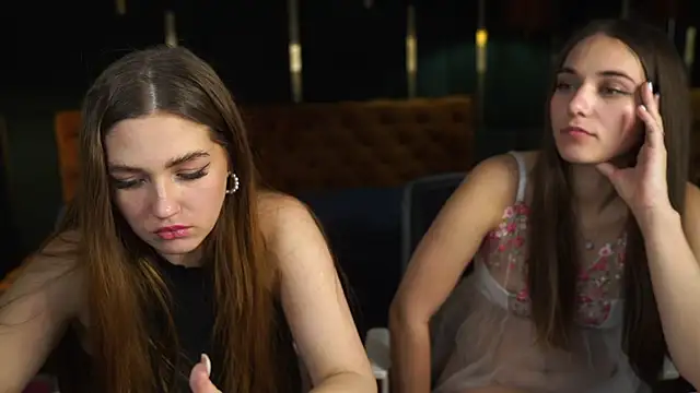 Snapshot of Grace_Fantasy chatting on December 6, 2024, 2:46 am Grace Fantasy online show from December 6, 2024, 2:46 am