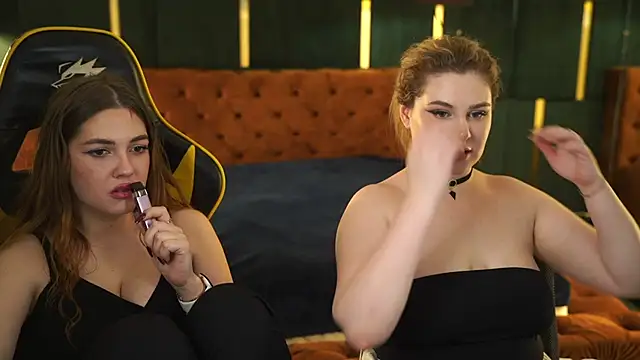 Snapshot of Grace_Fantasy chatting on March 8, 2025, 7:31 pm Grace Fantasy online show from March 8, 2025, 7:31 pm