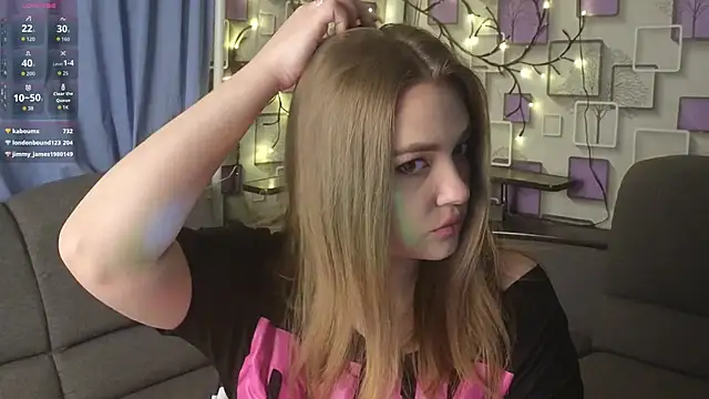 Snapshot of Grace_Fantasy chatting on October 7, 2025, 10:51 pm Grace Fantasy online show from October 7, 2025, 10:51 pm