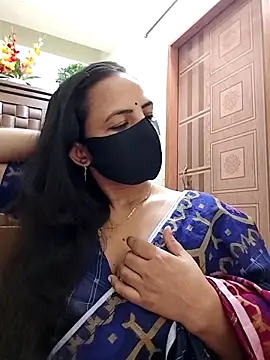 Payel-Sen online show from December 3, 2025, 5:22 pm