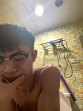 mumuowl online show from September 21, 2025, 5:58 pm