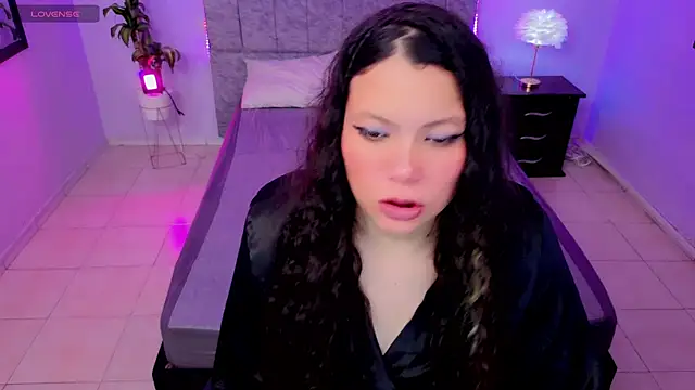 Lana stone  online show from December 15, 2025, 4:06 am