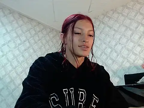 Snapshot of Emma-Wilson chatting on May 27, 2026, 4:42 am Emma-Wilson online show from May 27, 2026, 4:42 am
