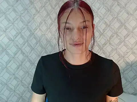 Snapshot of Emma-Wilson chatting on June 9, 2026, 4:35 am Emma-Wilson online show from June 9, 2026, 4:35 am