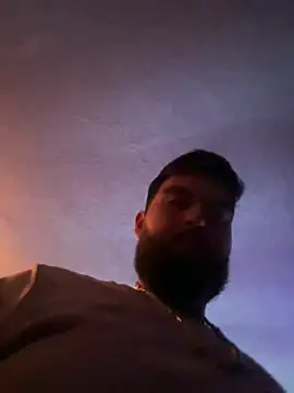 bigdickgio6923 online show from February 22, 2026, 1:29 am