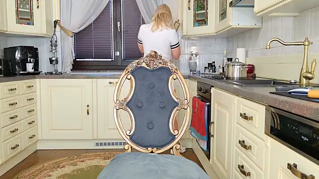 TUNDEROSE1 online show from April 11, 2026, 7:45 am