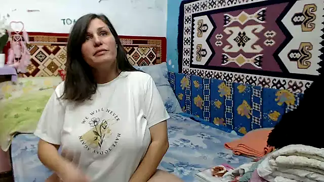 AdelineBlueEyes online show from November 20, 2025, 10:48 am