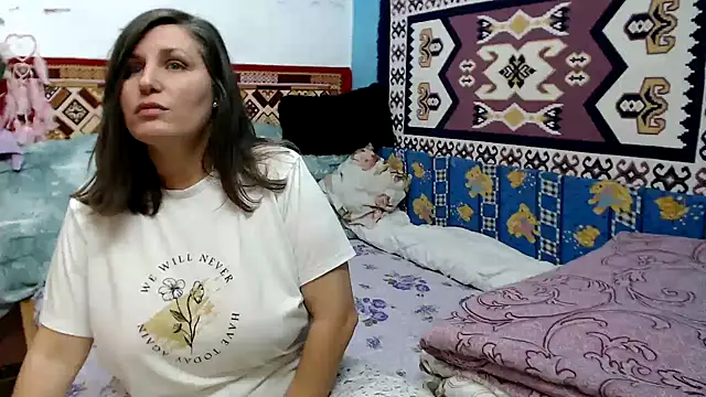 AdelineBlueEyes online show from November 26, 2025, 10:38 am