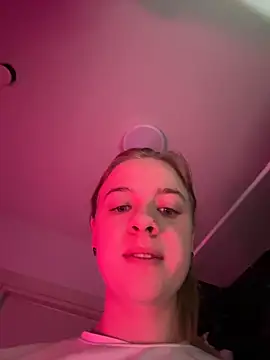 candy maggie online show from November 25, 2025, 5:51 am