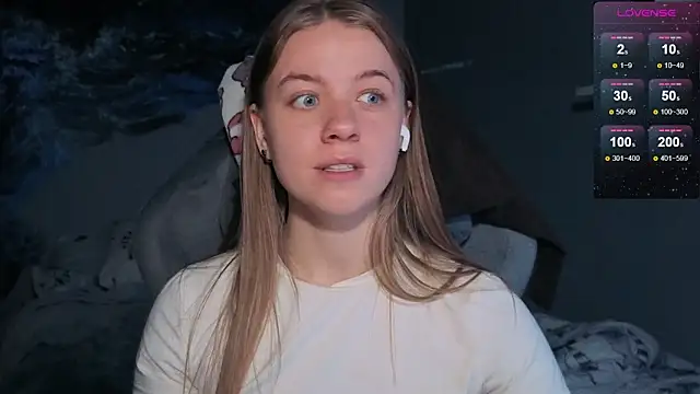 candy maggie online show from November 25, 2025, 5:57 pm