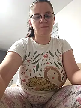 KristenVega online show from November 3, 2025, 8:54 pm