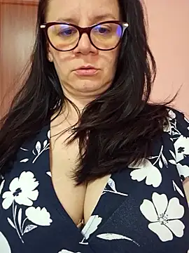 Snapshot of KristenVega chatting on April 24, 2026, 11:34 am KristenVega online show from April 24, 2026, 11:34 am
