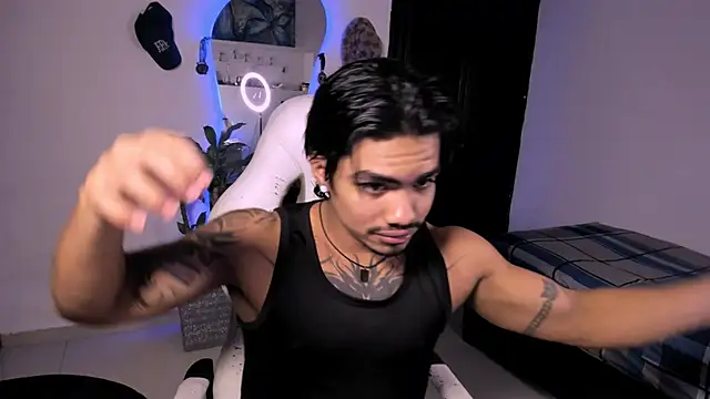 Snapshot of Young_laroi chatting on December 22, 2024, 11:52 pm Young laroi online show from December 22, 2024, 11:52 pm